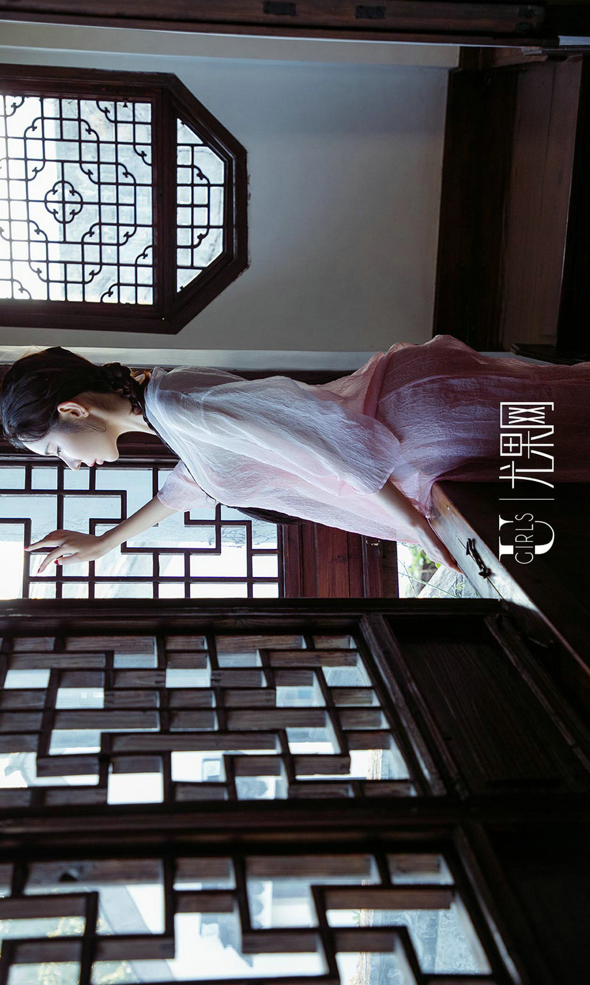 [爱尤物]2018APP NO.1250 萌琪琪一庭院深处